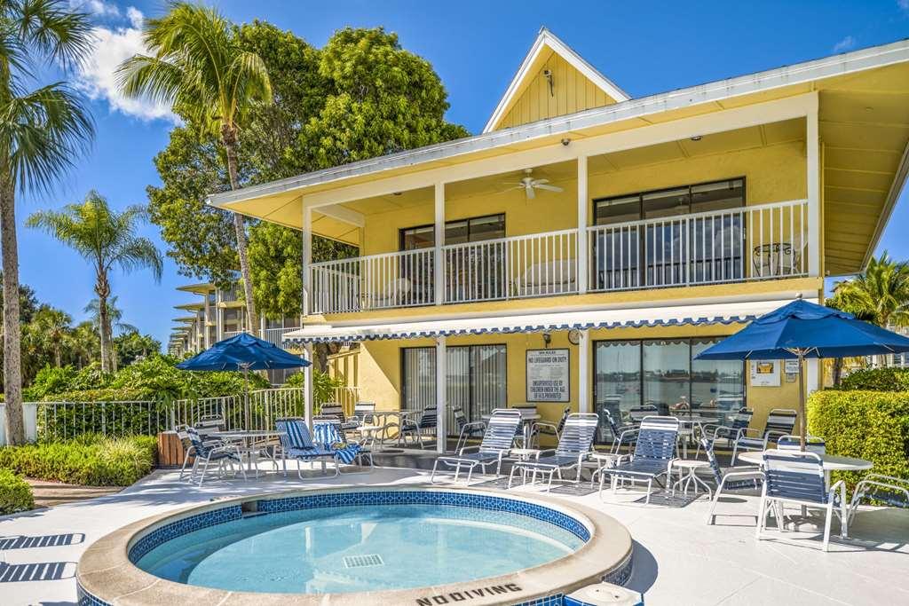 מלון Hilton Vacation Club Charter Club Naples Bay מתקנים תמונה
