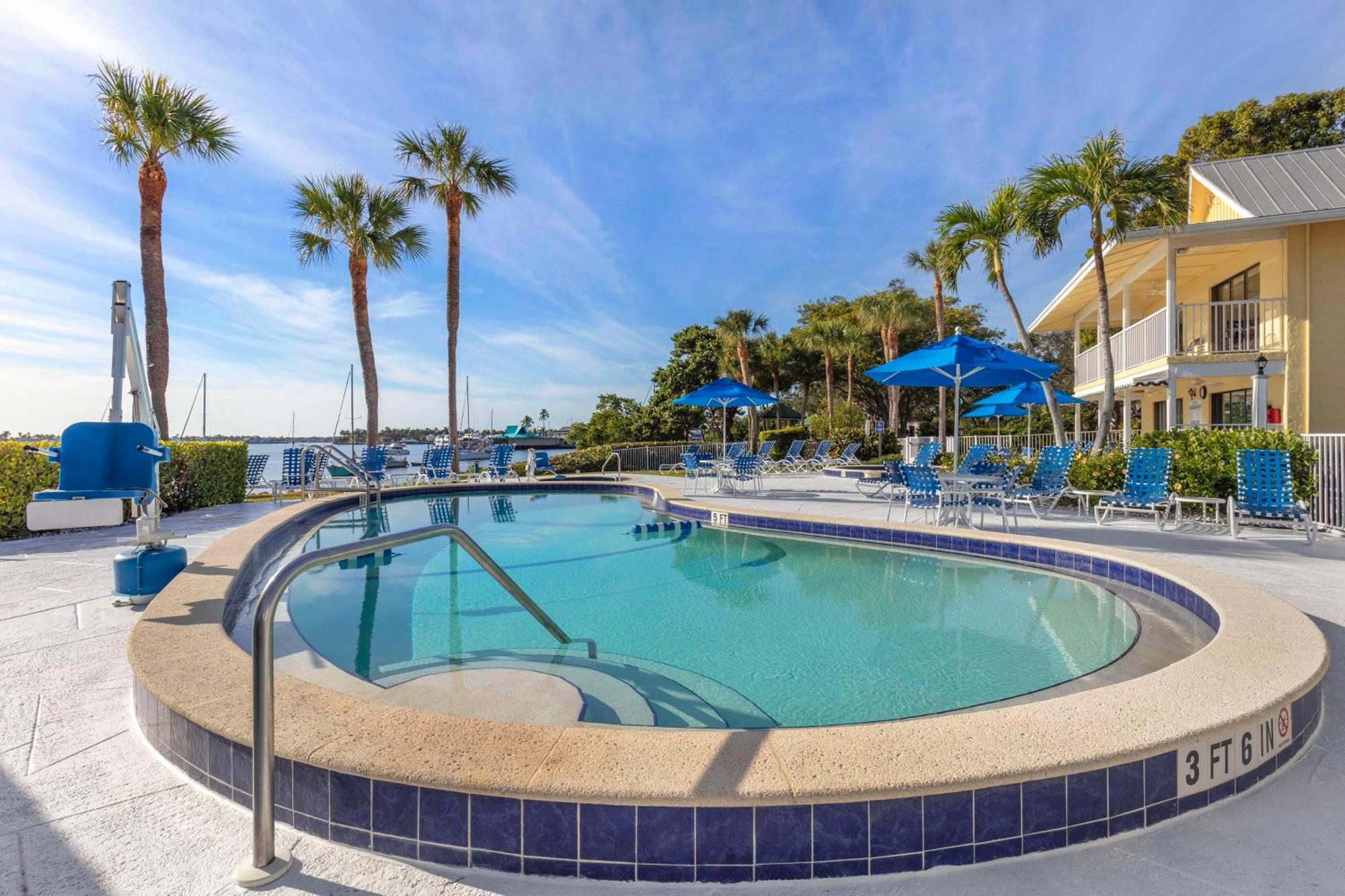 מלון Hilton Vacation Club Charter Club Naples Bay מראה חיצוני תמונה